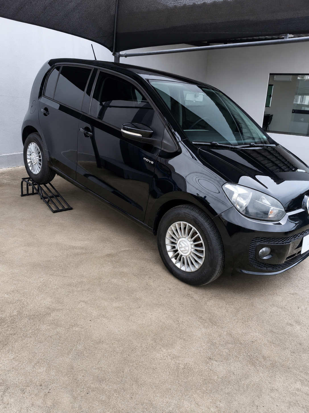 Volkswagen Up! Move TSI 2017 — miniatura 3